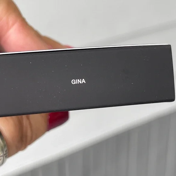 NARS Powder Blush In Gina (Matte Tangerine) - Picture 13 of 16